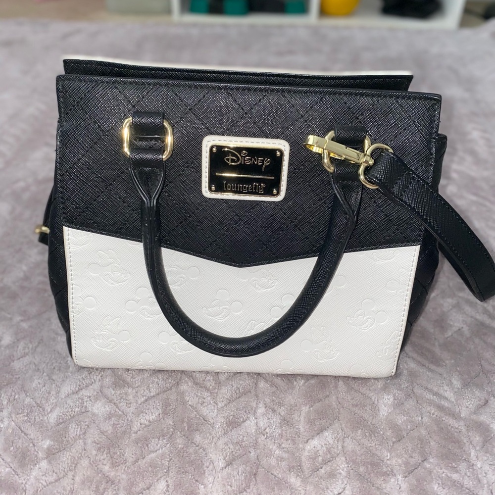 Disney lounge fly Mickey and Minnie Mouse purse with crossbody strap